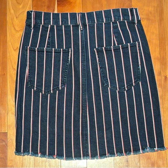 Dynamite women’s US small blue, red and white stretchy denim pencil skirt. - Picture 5 of 8